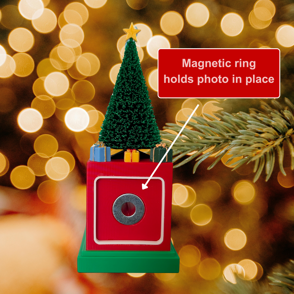 Silk Green Christmas Tree memory cube showing magnetic ring.
